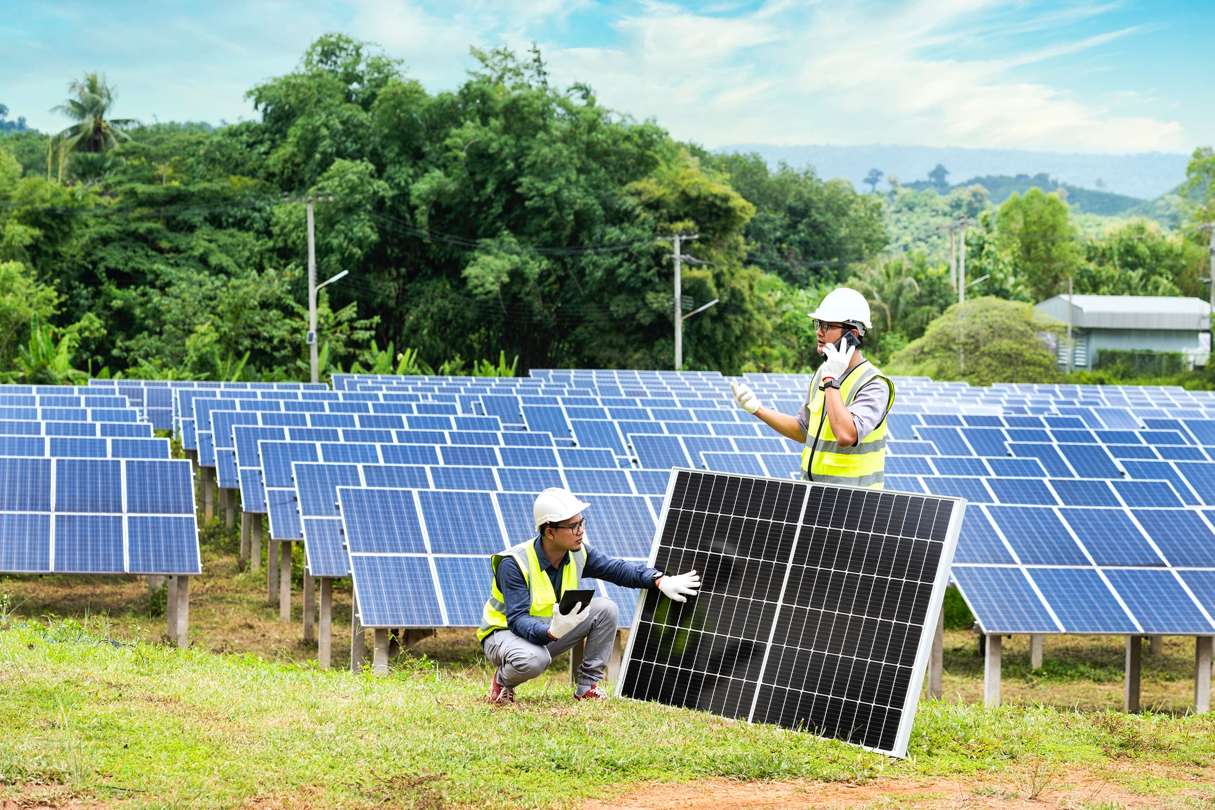 ecm_0002_energy-solar-farm